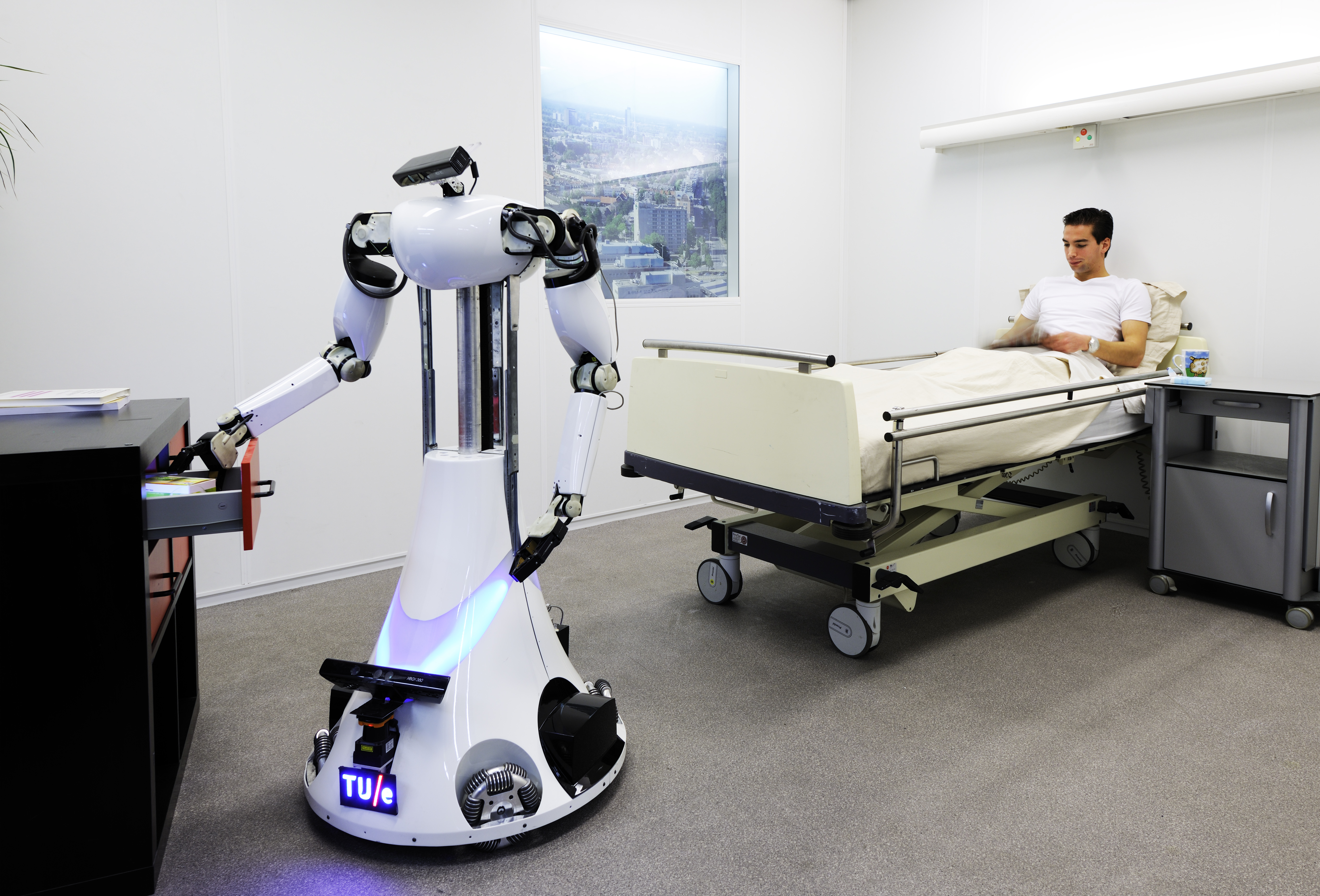 The Development of (Social) Robots for Health Care Scenarios: Hopes